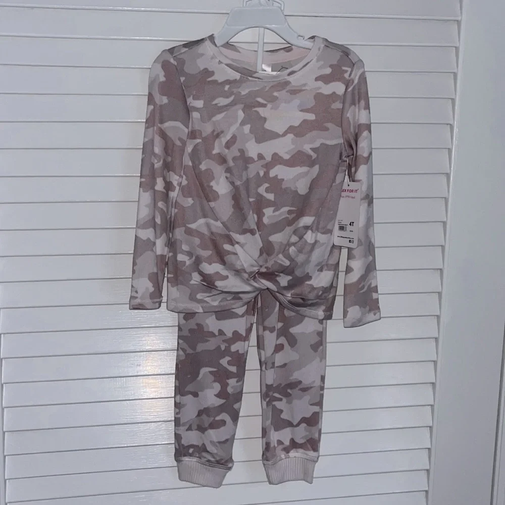 NWT 90 Degrees by Reflex Baby Camo Set